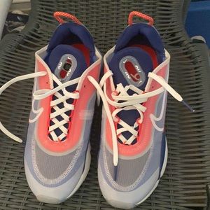 Men’s Nike sneakers